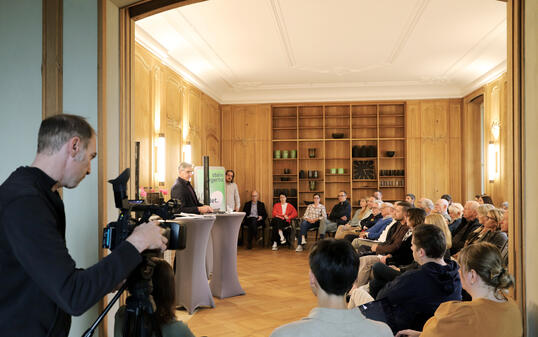 "Brennpunkt Demokratie": Podiumsdiskussion zur Medienlandschaft,