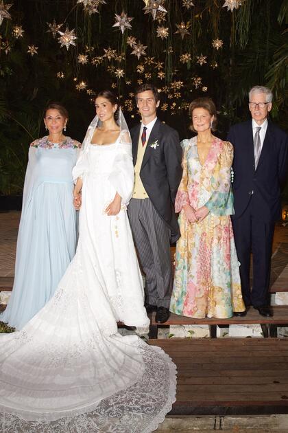 Religious Wedding at San Pedrp Clover ancient Church in Cartagena of Cloclo Echavarria with HSH Prince Josef of Liechtenstein.