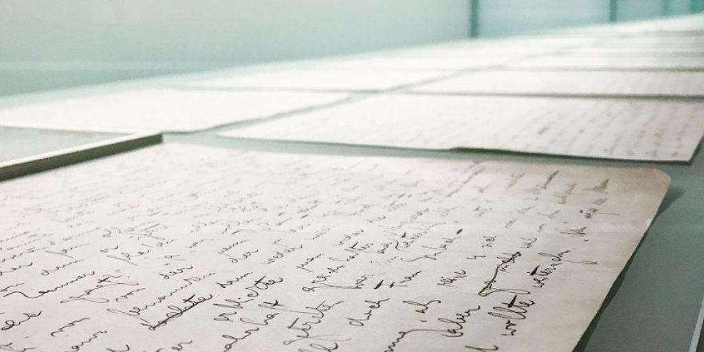 Originale Manuskriptseiten von Franz Kafkas "Der Prozess" sind vom 30. Juni bis 28. August 2017 im Martin-Gropius-Bau in Berlin zu sehen. Originale Manuskriptseiten von Franz Kafkas "Der Prozess" sind vom 30. Juni bis 28. August 2017 im Martin-Gropius-Bau in Berlin zu sehen.