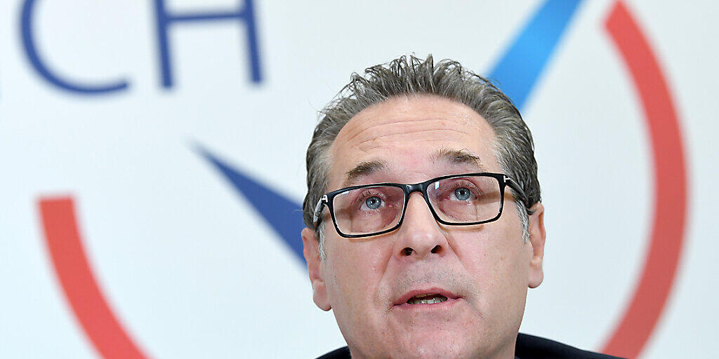 ARCHIV - Heinz-Christian Strache darf zur Landtagswahl am 11. Oktober mit seiner Liste Team HC Strache - Allianz für Österreich antreten. Foto: Roland Schlager/APA/dpa ARCHIV - Heinz-Christian Strache darf zur Landtagswahl am 11. Oktober mit seiner Liste Team HC Strache - Allianz für Österreich antreten. Foto: Roland Schlager/APA/dpa