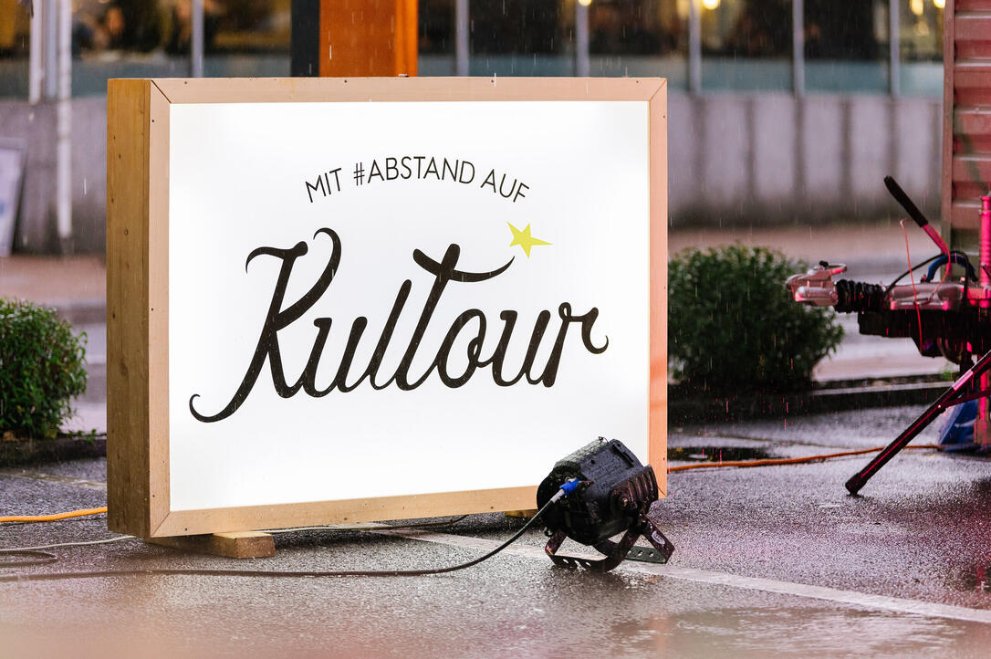 MIT #ABSTAND AUF KULTOUR 2.0