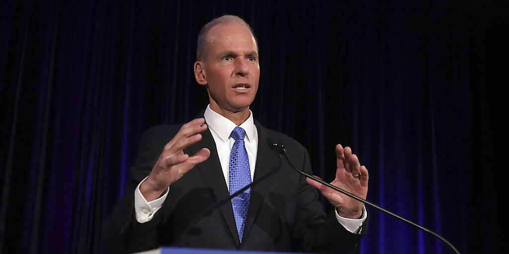 Boeing-Konzernchef Dennis Muilenburg verbreitete am Donnerstag (Ortszeit) viel Zuversicht für die Sicherheit der Flugzeuge der problematischen 737-Max-Serie.