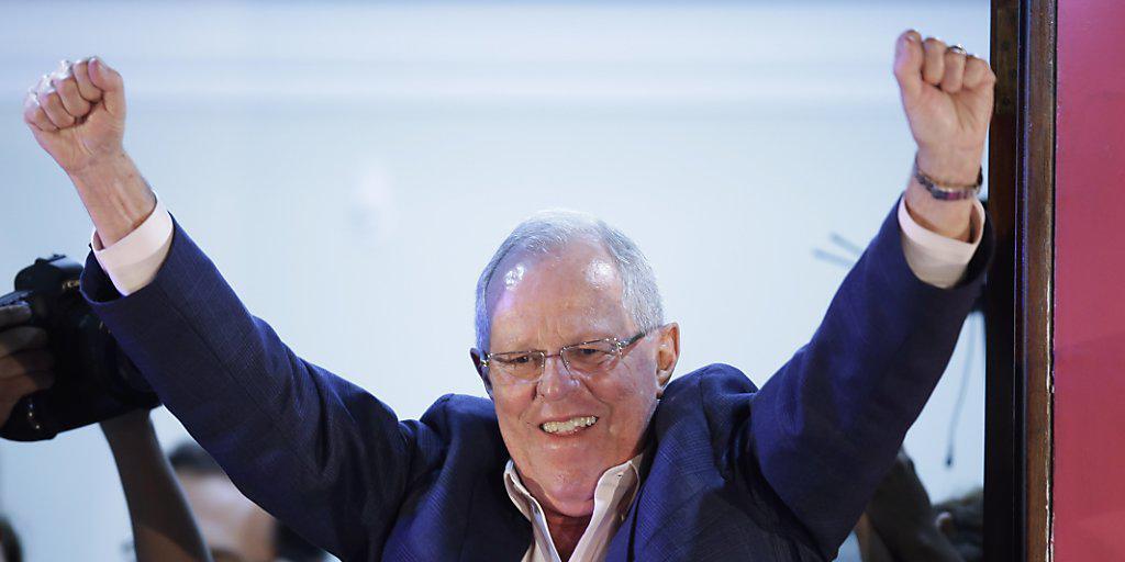 Pedro Pablo Kuczynski gibt sich siegessicher, noch während in Peru die Stimmen ausgezählt werden.