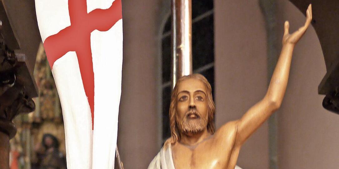An die Auferstehung Christi erinnert diese Skulptur in der Pfarrkirche von Eschen.