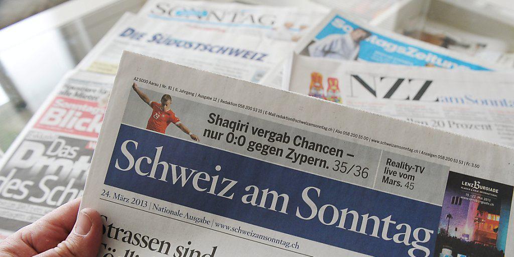Verschwindet vom Zeitungsmarkt: Der Titel "Schweiz am Sonntag" der AZ Medien existiert noch bis im März. (Archivbild) Verschwindet vom Zeitungsmarkt: Der Titel "Schweiz am Sonntag" der AZ Medien existiert noch bis im März. (Archivbild)