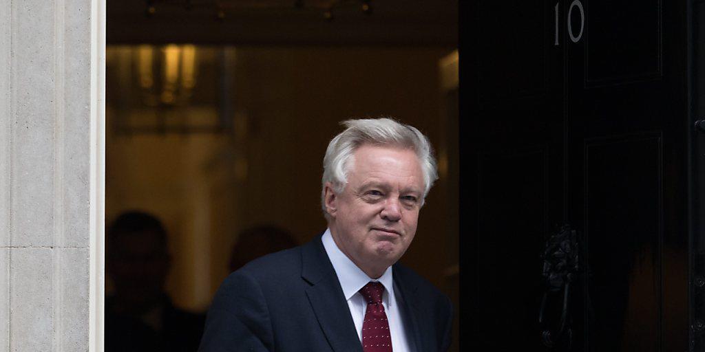 Der britische Brexit-Minister David Davis stellte die Brexit-Strategie der Regierung im Parlament vor - und erntete Kritik von der Opposition. (Archiv)