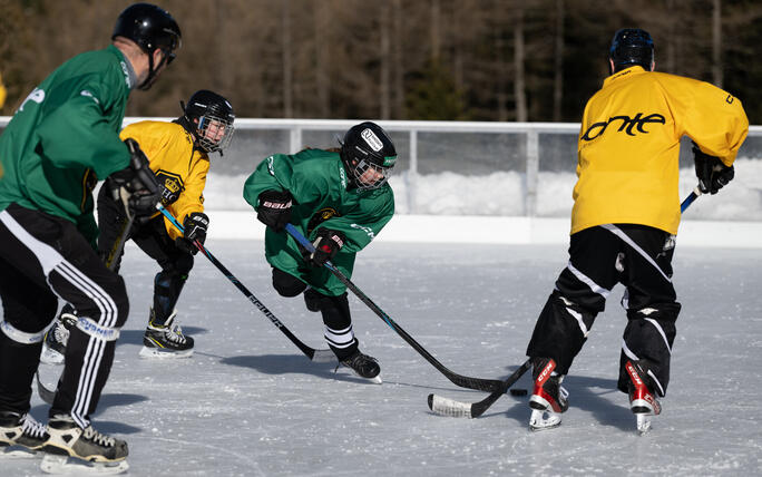 Pond Hockey Turnier in Malbun