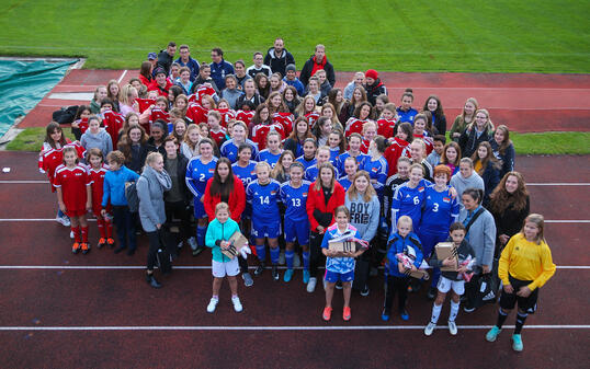 Geschenke an die Fussball-Damen