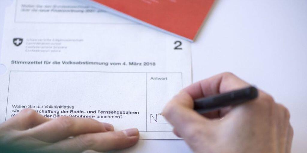 Die Befürchtung, dass die SRG ohne die Billag-Gebühren nicht mehr weiter existieren könnte, war einer der wichtigsten Gründe für ein Nein am 4. März. (Archivbild)
