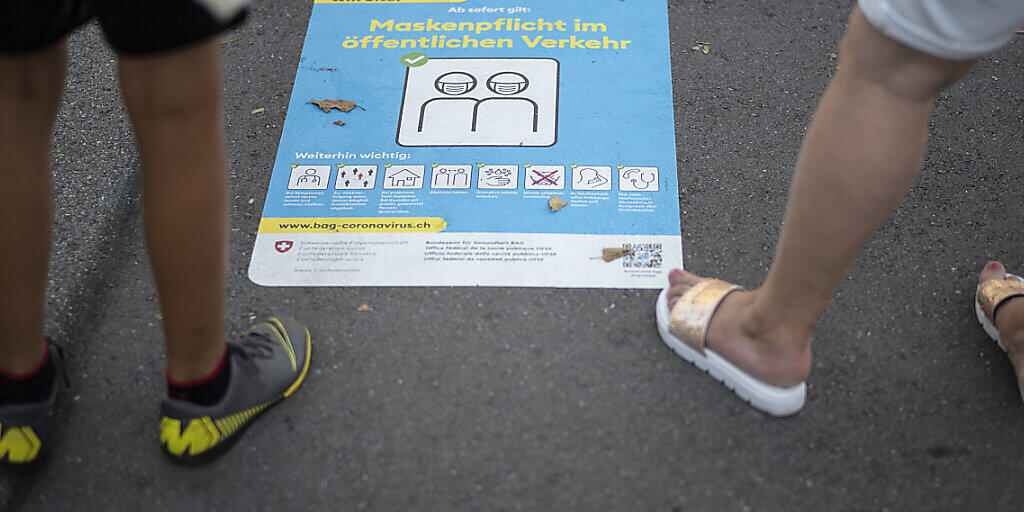 In der Schweiz und in Liechtenstein sind dem Bundesamt für Gesundheit am Donnerstag 530 neue Coronavirus-Ansteckungen innerhalb eines Tages gemeldet worden.(Archivbild) In der Schweiz und in Liechtenstein sind dem Bundesamt für Gesundheit am Donnerstag 530 neue Coronavirus-Ansteckungen innerhalb eines Tages gemeldet worden.(Archivbild)