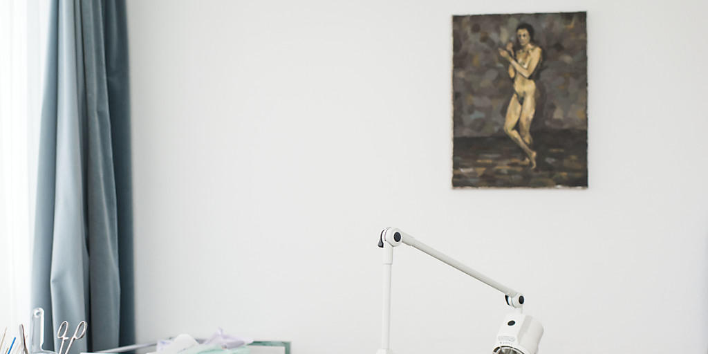 734 Teenager haben im vergangenen Jahr in der Schweiz eine Schwangerschaft abgebrochen. Der langjährige rückläufige Trend wurde damit vorerst gestoppt. (Symbolbild)