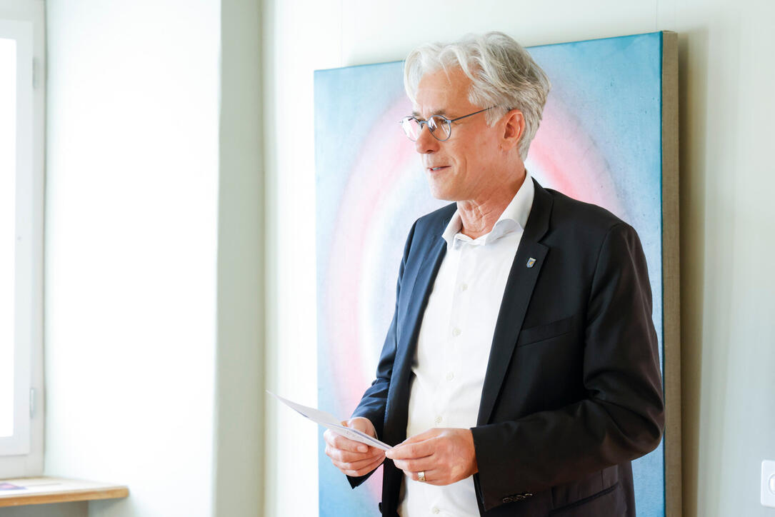 Vernissage &laquo;Interferenzen&raquo; mit Werken von Michael Tolloy und Patrick Kaufmann im Alten Pfarrhof  Balzers.