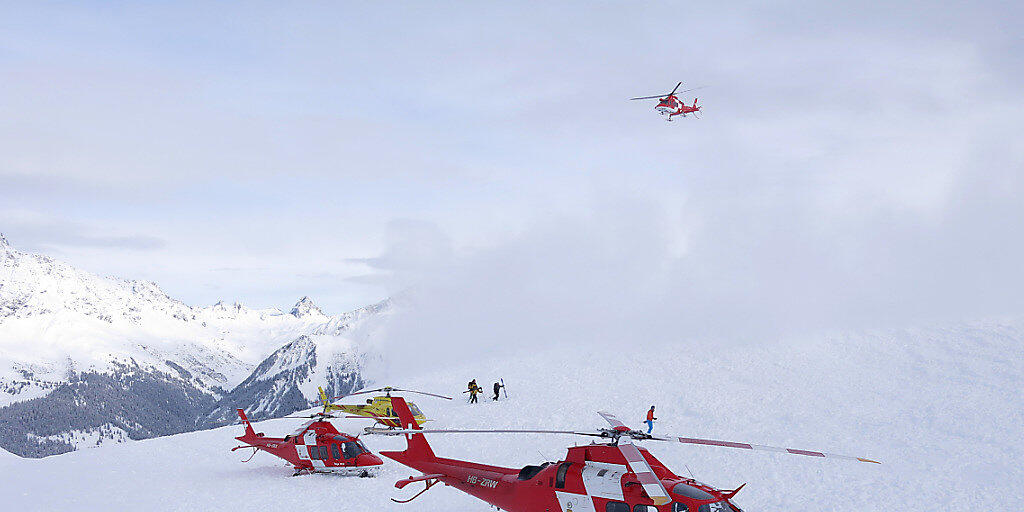 Trotz Rega-Grosseinsatz starben am Piz Vilan im Prättigau im Januar 2015 fünf Skitourengänger durch eine Lawine. Die Schuldfrage wird erneut untersucht.