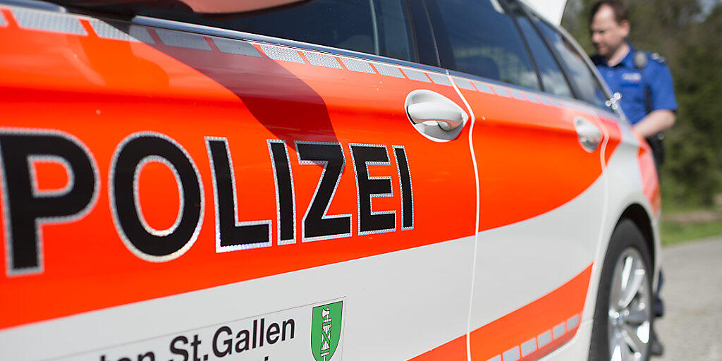 In einer Wohnung in St. Gallen ist am Freitag eine Tote gefunden worden. Die Polizei geht von einem Tötungsdelikt aus. (Themenbild)