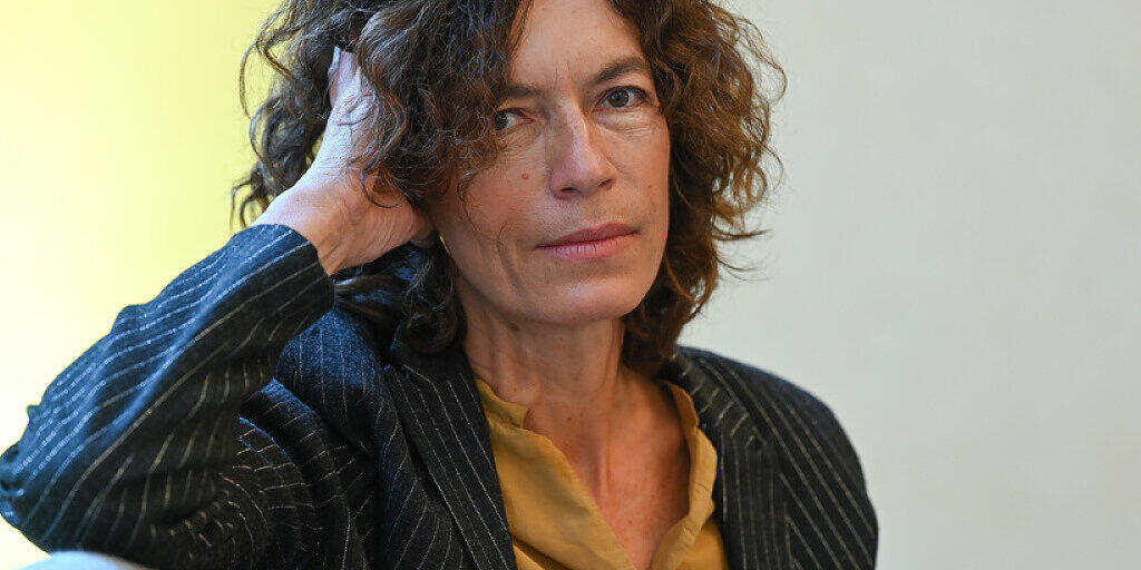 Die Autorin Anne Weber hat für "Annette, ein Heldinnenepos", ein Werk in Versform, den Deutschen Buchpreis 2020 gewonnen. Die Autorin Anne Weber hat für "Annette, ein Heldinnenepos", ein Werk in Versform, den Deutschen Buchpreis 2020 gewonnen.