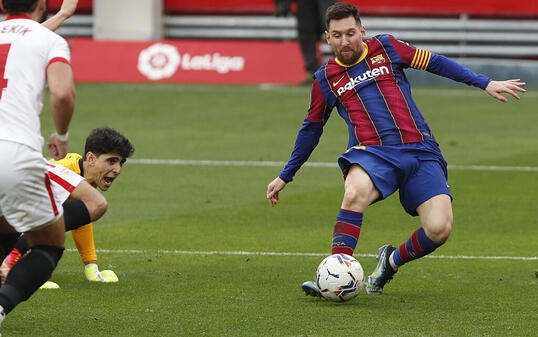 Lionel Messi entscheidet mit dem 2:0 kurz vor Schluss die Partie in Sevilla zugunsten des FC Barcelona