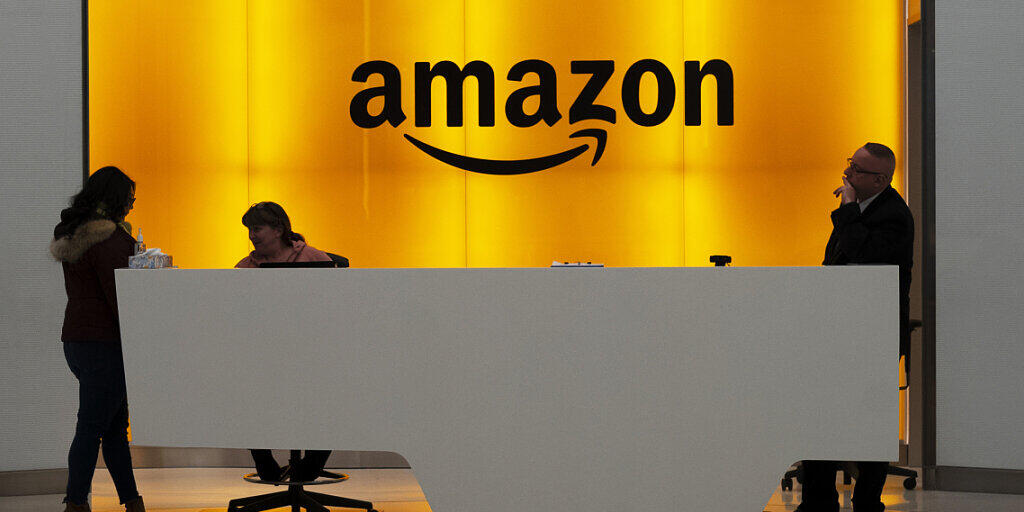 Der US-Konzern Amazon hat im 1. Quartal 2020 beim Umsatz kräftig zugelegt. Der Gewinn schrumpfte dagegen. (Archivbild) Der US-Konzern Amazon hat im 1. Quartal 2020 beim Umsatz kräftig zugelegt. Der Gewinn schrumpfte dagegen. (Archivbild)