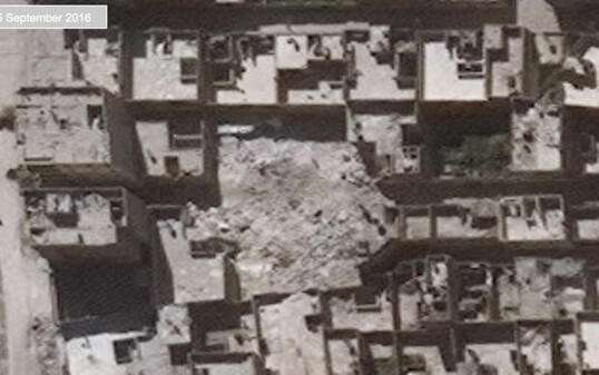 Luftaufnahme zeigt zerstörte Häuser in Ost-Aleppo. (Archivbild)