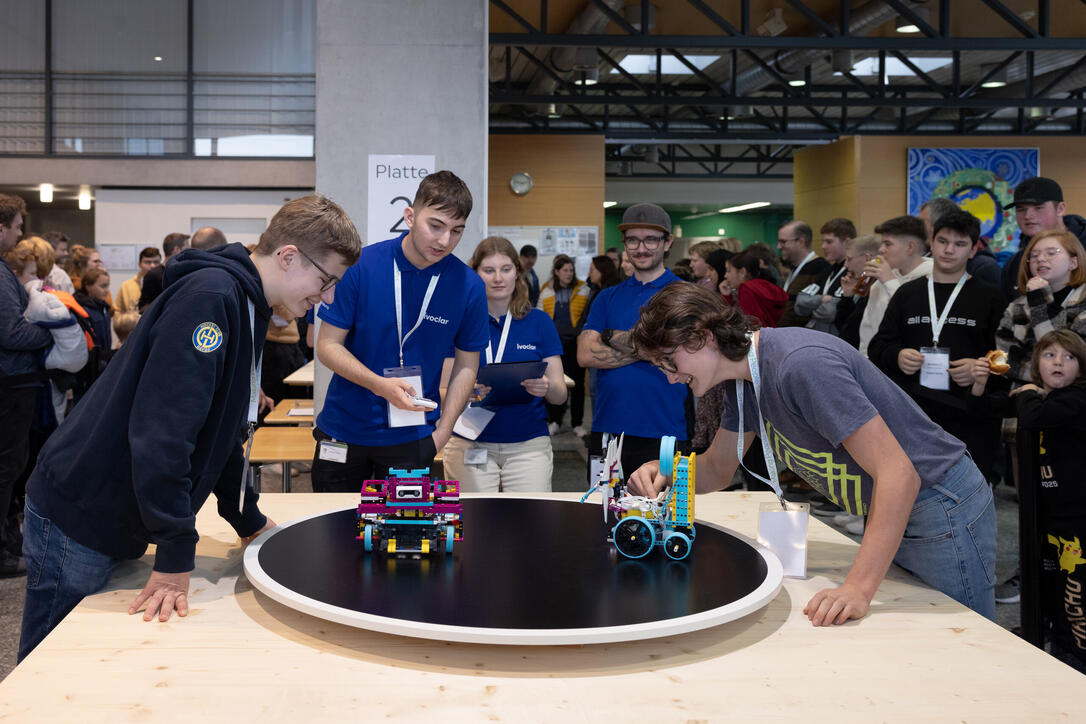 Robo-League bei der Ivoclar in Schaan