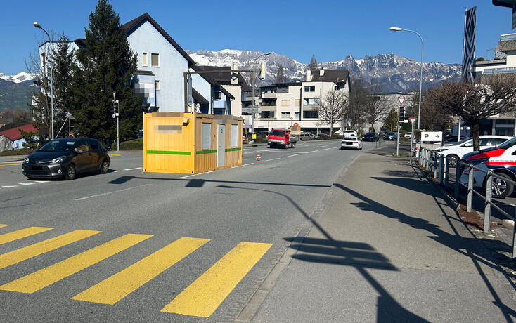 Verkehrsunfall mit Baucontainer