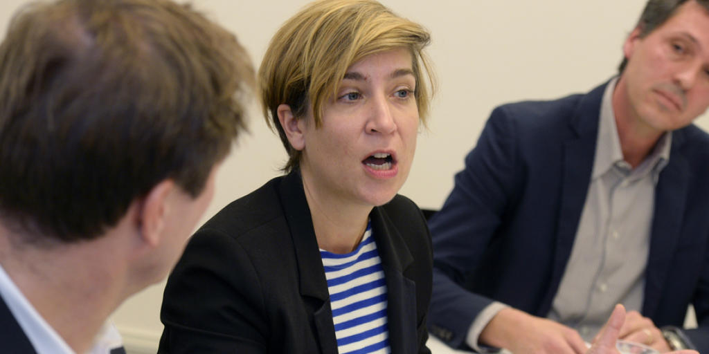 Gesa Schneider (Mitte) und Christoph Wittmer (rechts orientierten im Dezember 2014 über den neuen Strauhof (Archiv) Gesa Schneider (Mitte) und Christoph Wittmer (rechts orientierten im Dezember 2014 über den neuen Strauhof (Archiv)