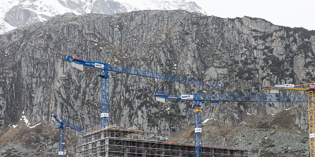 Orascom steckt wegen Währungsturbulenzen in der Krise. (Archivbild eines Bauprojekts in Andermatt). Orascom steckt wegen Währungsturbulenzen in der Krise. (Archivbild eines Bauprojekts in Andermatt).