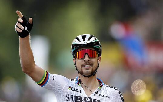 Der slowakische Strassenweltmeister Peter Sagan freut sich über seinen Etappenerfolg in Longwy