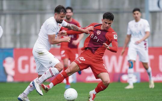 Fabrizio Cavegn (r.) erzielte vor einem Monat beim Heimspiel gegen Bellinzona das 3:0 – Nicola Sutter (l.) verkürzte später noch zum 3:1-Schlussresultat.