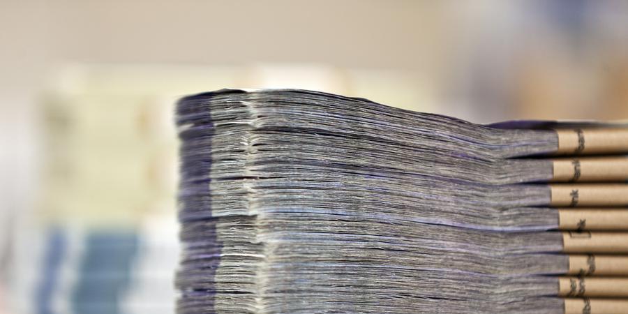 GELDNOTEN, NOTENBUENDEL, BANKNOTEN, BANKNOTE, BANK, KANTONALBANK, ZUERCHER KANTONALBANK, ZKB, WAEHRUNG, BARGELD,