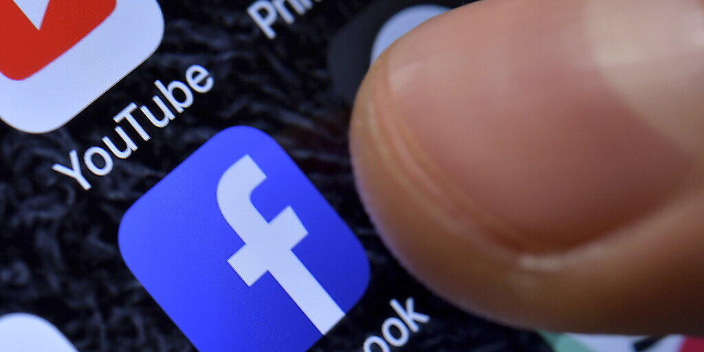 Facebook löschte im vergangenen Quartal 1,7 Milliarden gefälschte Konten. (Symbolbild)