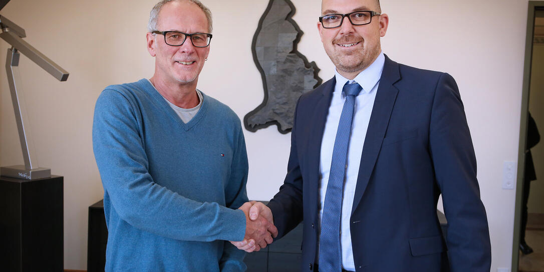 Unterzeichnung einer Leistungsvereinbarung mit demLANV; mit Regi Unterzeichnung einer Leistungsvereinbarung mit demLANV; mit Regi