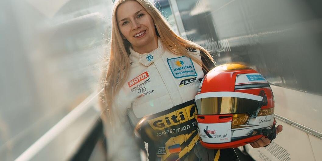 Beim 24h-Rennen will Fabienne Wohlwend und ihr Team, nach dem unglücklichen Saisonauftakt, voll Angreifen. Beim 24h-Rennen will Fabienne Wohlwend und ihr Team, nach dem unglücklichen Saisonauftakt, voll Angreifen.