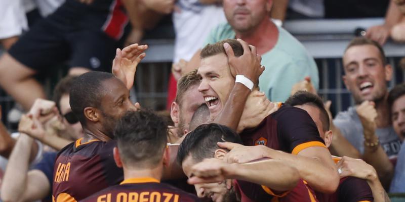 Edin Dzeko jubelt nach seinem Treffer zum 2:0