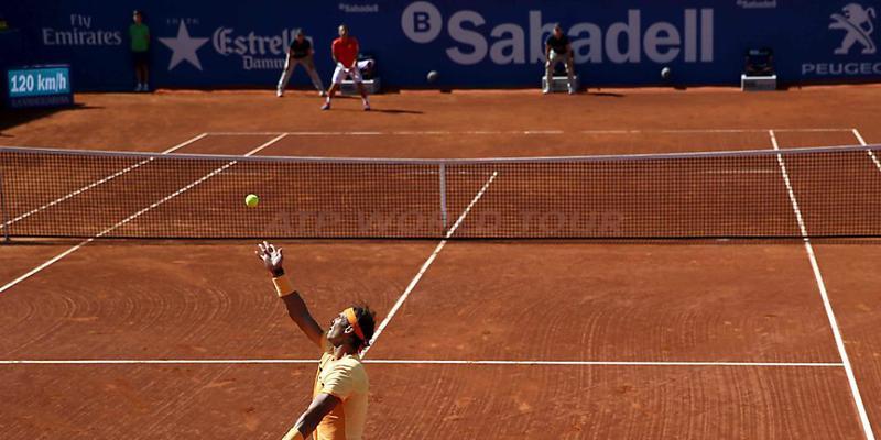 Rafael Nadal könnte mit seinem 49. Turniersieg auf Sand mit dem Argentinier Guillermo Vilas gleichziehen