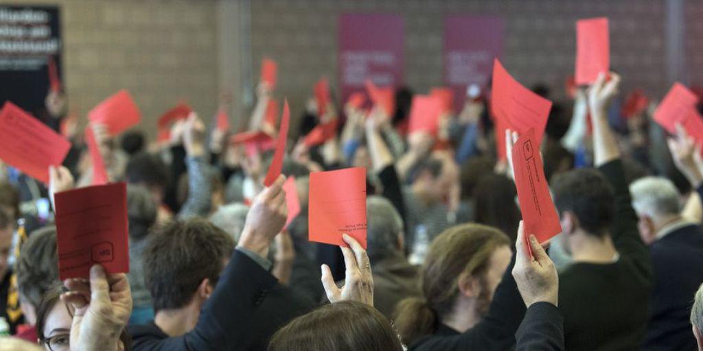 SP-Mitglieder haben sich an ihrem Parteitag für ein engeres Verhältnis zur EU ausgesprochen. Der EU-Beitritt selber rückt ein wenig in den Hintergrund. (Archivbild)