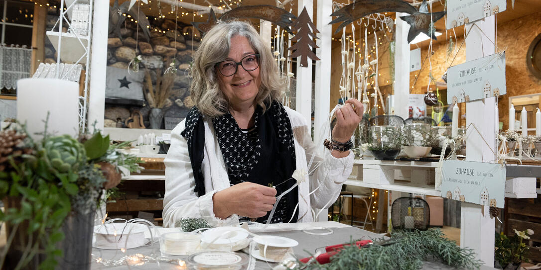 PG mit Christina Hunziker green45-Gschenklizauber-zauberhafte Events-Workshops info@green45.shop PG mit Christina Hunziker green45-Gschenklizauber-zauberhafte Events-Workshops info@green45.shop