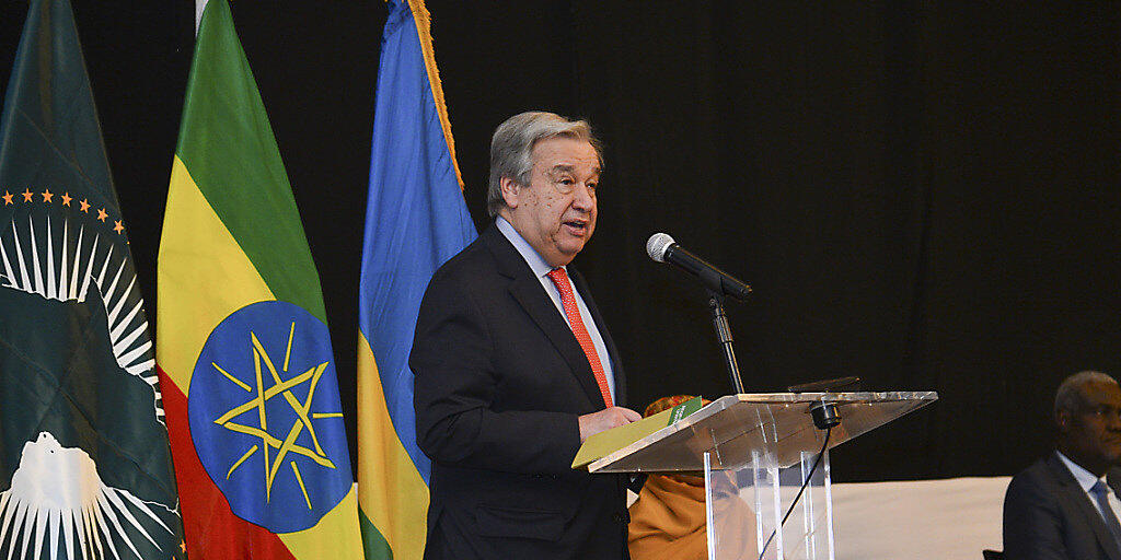 Uno-Generalsekretär António Guterres hat auf der Gipfelkonferenz der Afrikanischen Union (AU) am Sonntag Afrika für seine Solidarität mit Flüchtlingen gelobt.
