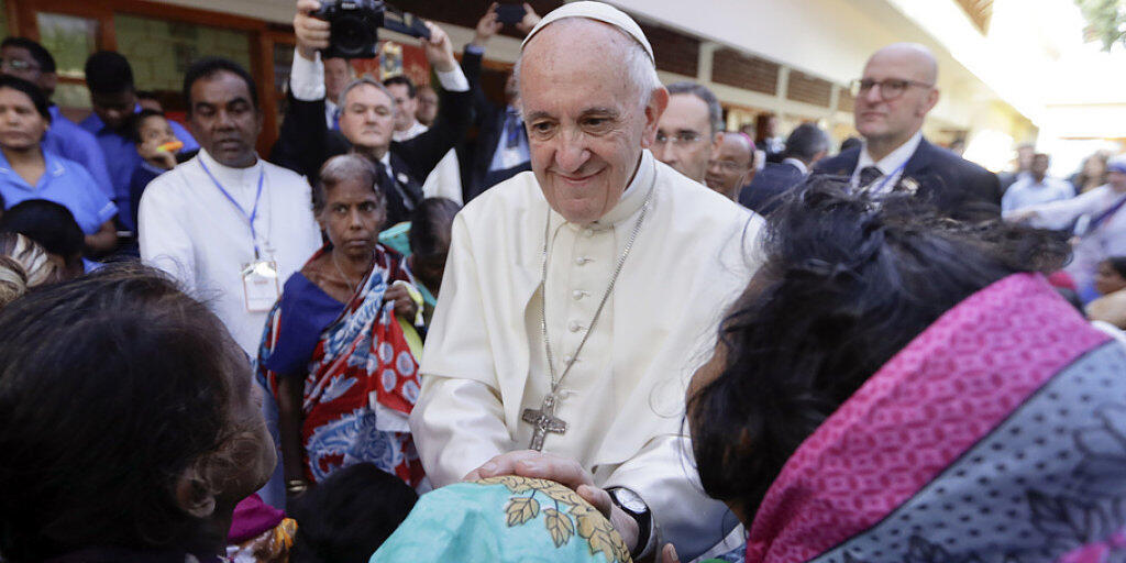 Papst Franziskus am Samstag im Mother Teresa House in Dhaka.