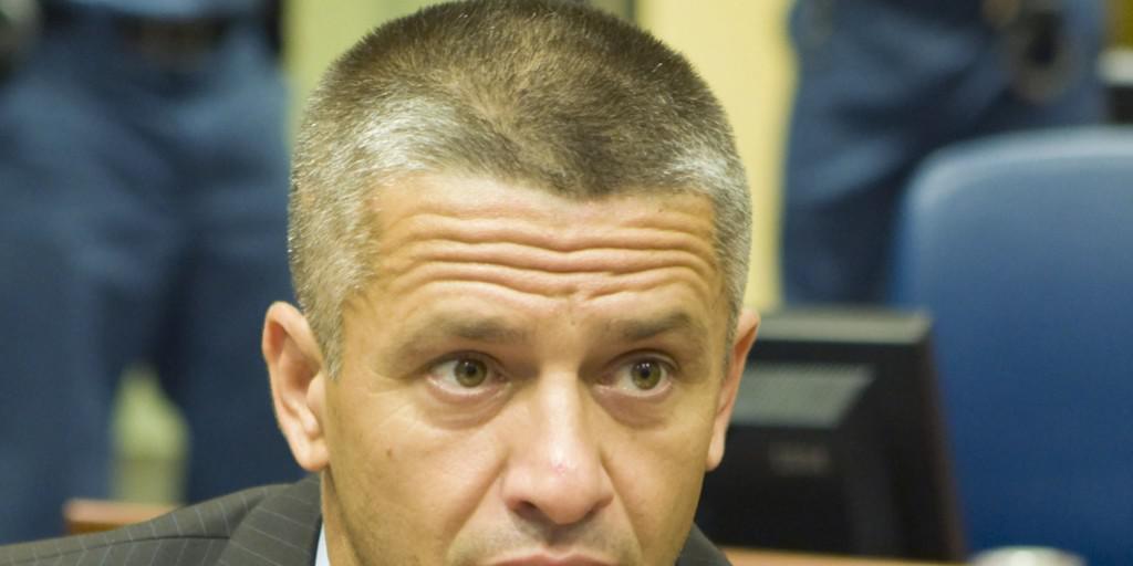 Alle reissen sich plötzlich um ihn: der frühere bosnisch-muslimische Kommandant von Srebrenica Naser Oric (Aufnahme vom Juli 2008)