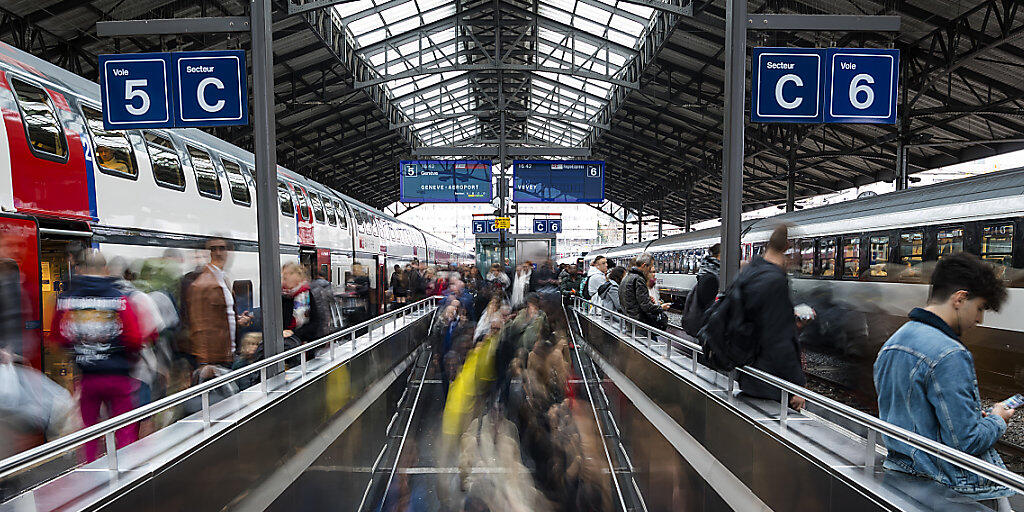 Der Personenverkehr legt zwischen 2000 und 2017 weit über das Bevölkerungswachstum zu: Bahnhof Lausanne.