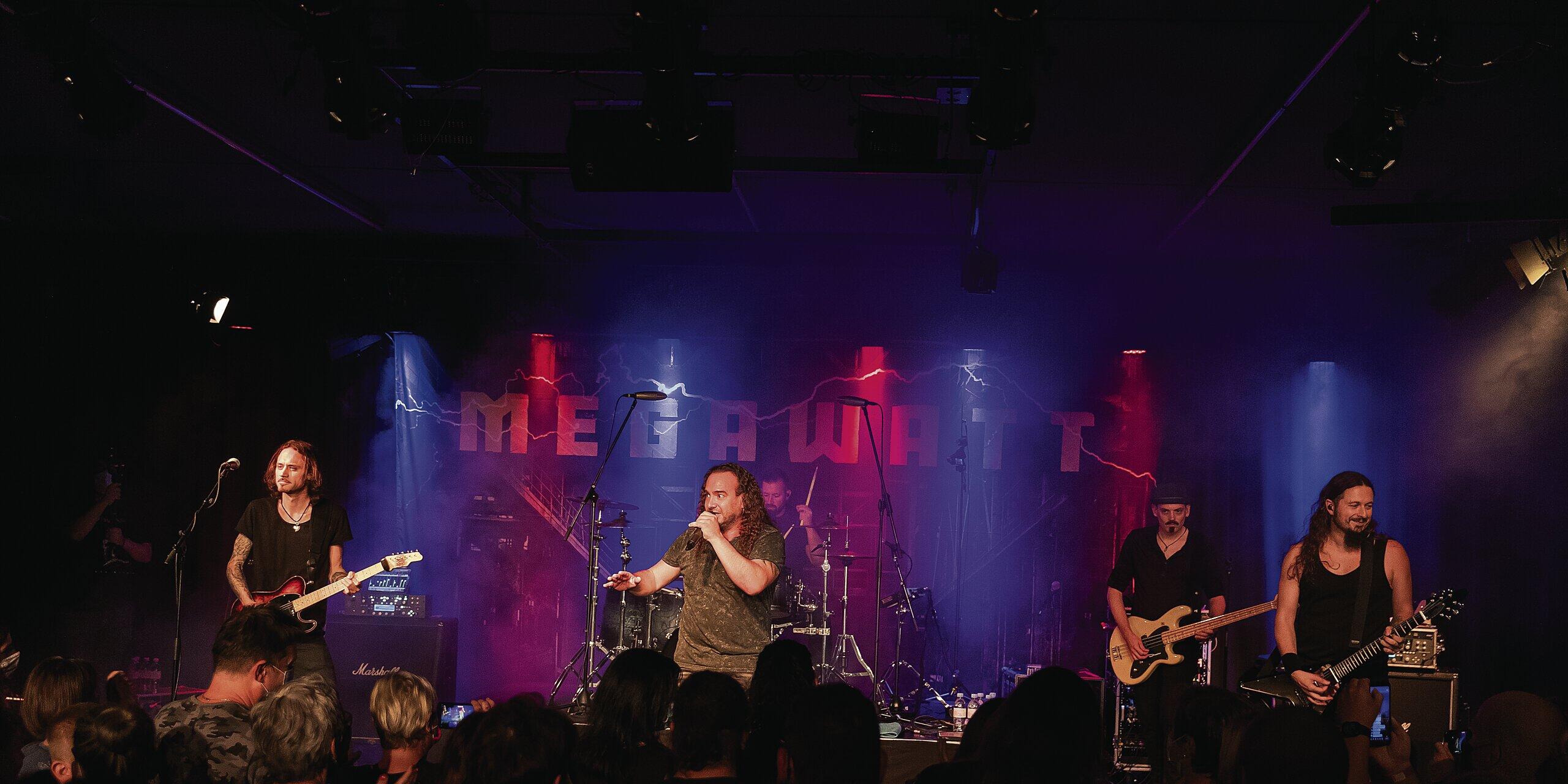 Nostalgischer Mundartrock Megawatt begeisterte Vaterland online