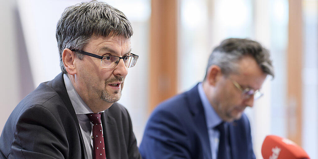 Peter Füglistaler, Direktor des Bundesamtes für Verkehr (BAV), gibt die Eckwerte für die Fernverkehrskonzession bekannt. Die SBB soll ihr Monopol verlieren.