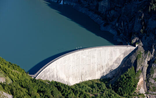 SCHWEIZ, VOGELPERSPEKTIVE, LUFTAUFNAHME, STAUDAMM, STAUMAUER, STAUSEE, SCHWEIZER ALPEN, ALPEN, BERG, BERGE, AUFFANGBECKEN, KRAFTWERK, ENERGIE, WASSERKRAFT, WASSERKRAFTWERK, STAUWEHR,