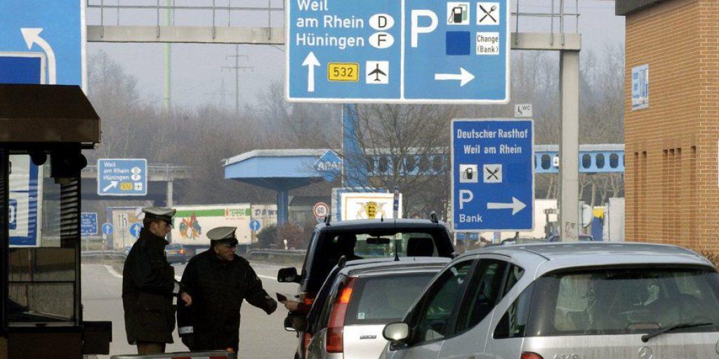Grenzkontrolle am Autobahnzollamt Basel-Weil am Rhein (D) in Richtung Deutschland. (Archivbild)