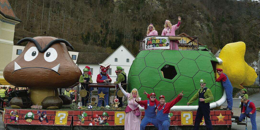 Fasnachtsumzug in Vaduz Super Mario