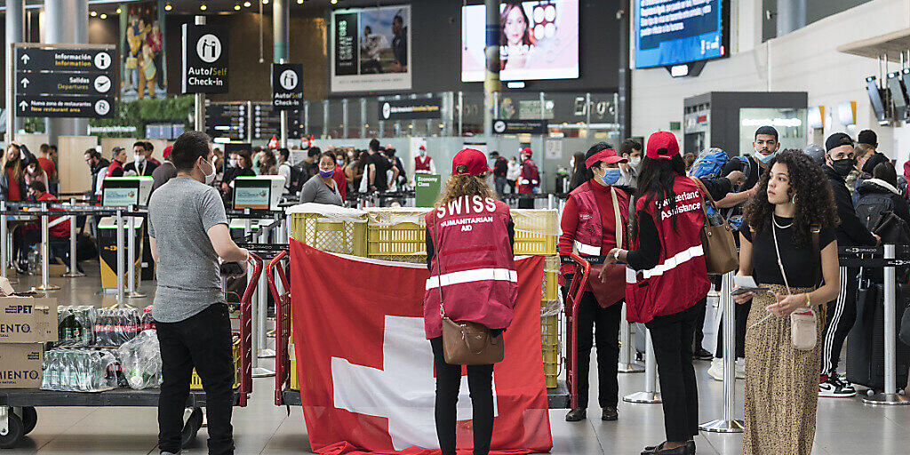 Ende einer historischen Rückholaktion: Am Mittwochabend ist das letzte vom Aussendepartement gecharterte Flugzeug mit im Ausland gestrandeten Schweizer Passagieren in Zürich angekommen.