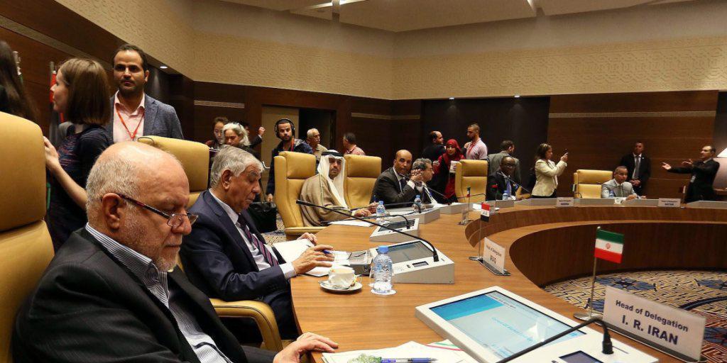 Zähe Verhandlungen: Die Vertreter der Opec-Staaten an ihrem inoffiziellen Treffen in Algiers.
