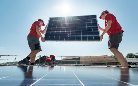 SOLARENERGIE, SONNENENERGIE, SOLARMODUL, SOLARMODULE, SOLARPANEEL, SOLARPANEELE, SOLARZELLE, SOLARZELLEN, PHOTOVOLTAIK, FOTOVOLTAIK, SONNENKOLLEKTOR, SONNENKOLLEKTOREN, MONTAGE