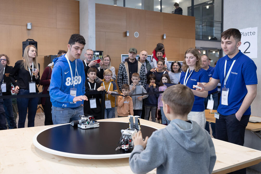 Robo-League bei der Ivoclar in Schaan