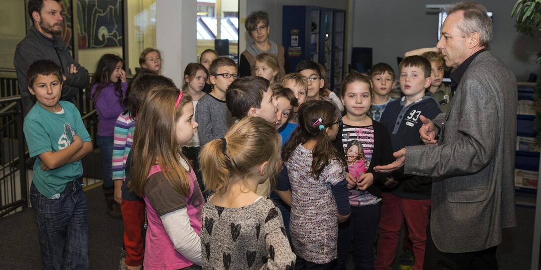 Schulklasse im Medienhaus in Vaduz